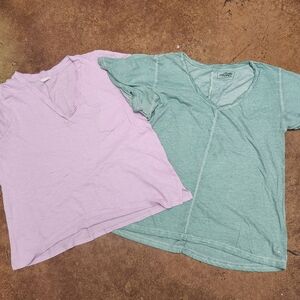 Lot Of 2 Womens Casual V Neck Tee-Shirts Lilac And Teal Size Large Lightweight